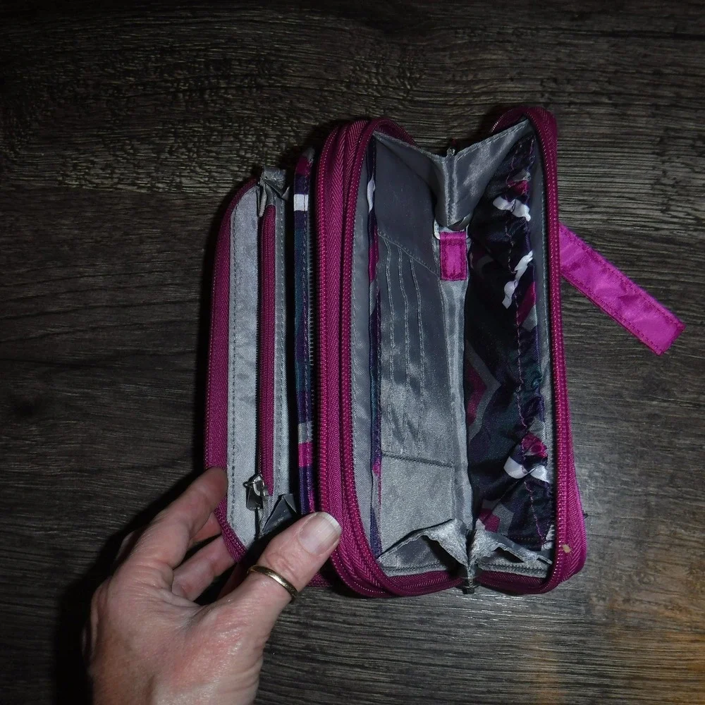LUG‎ Pink Quilted Wristlet Wallet Travel Organizer Pouch